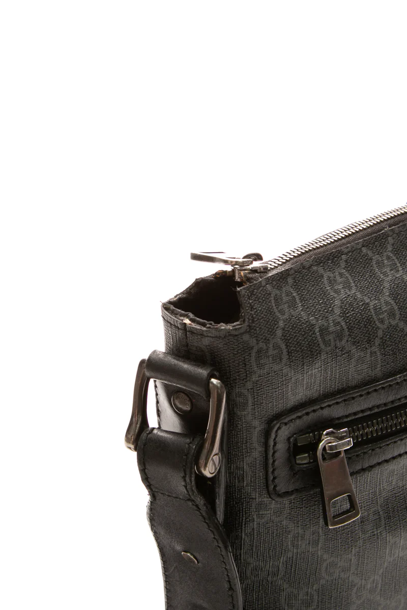 GG Flat Messenger Bag - Image 12