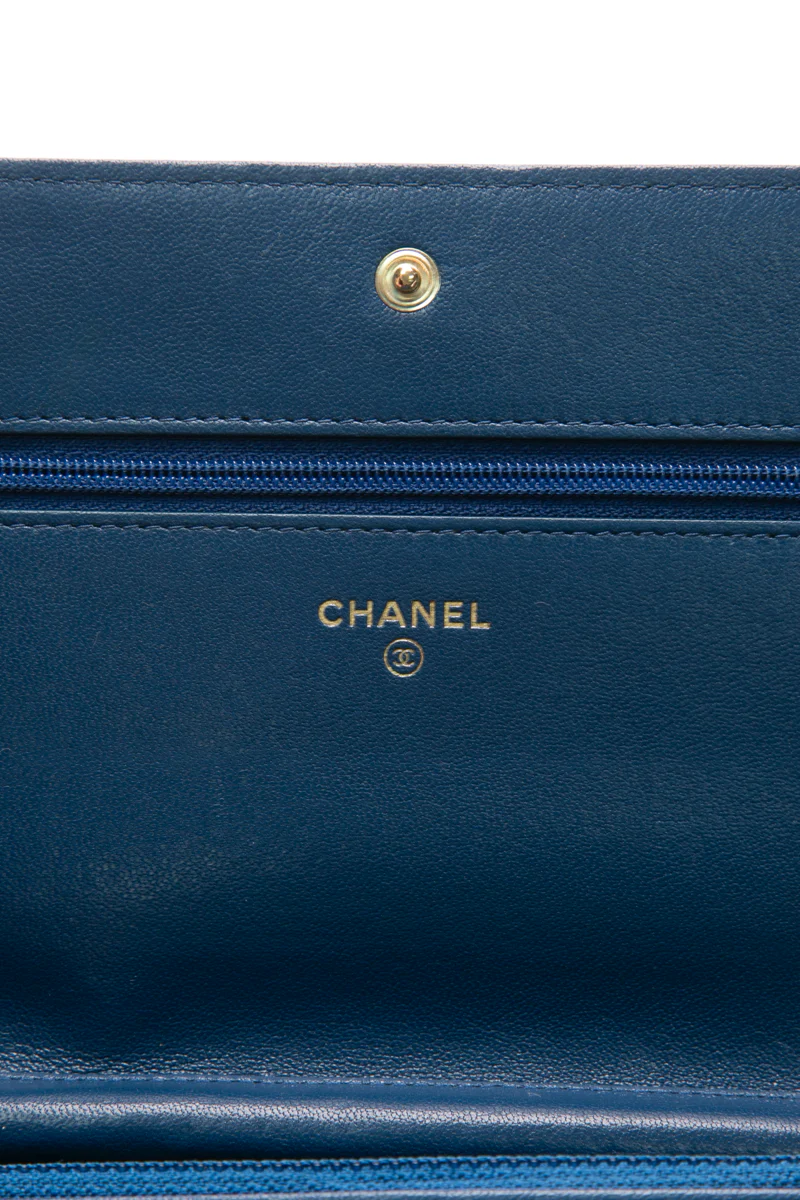 Mademoiselle Wallet on Chain - Image 10