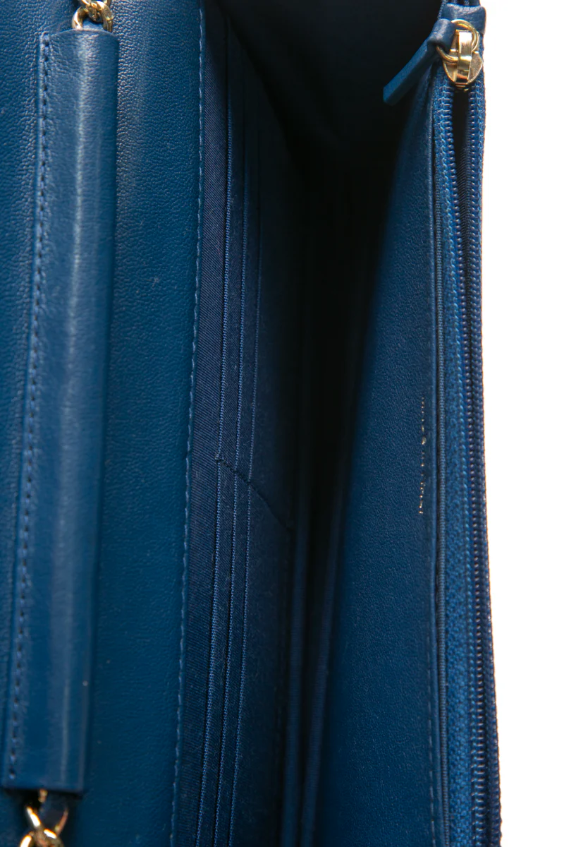 Mademoiselle Wallet on Chain - Image 9