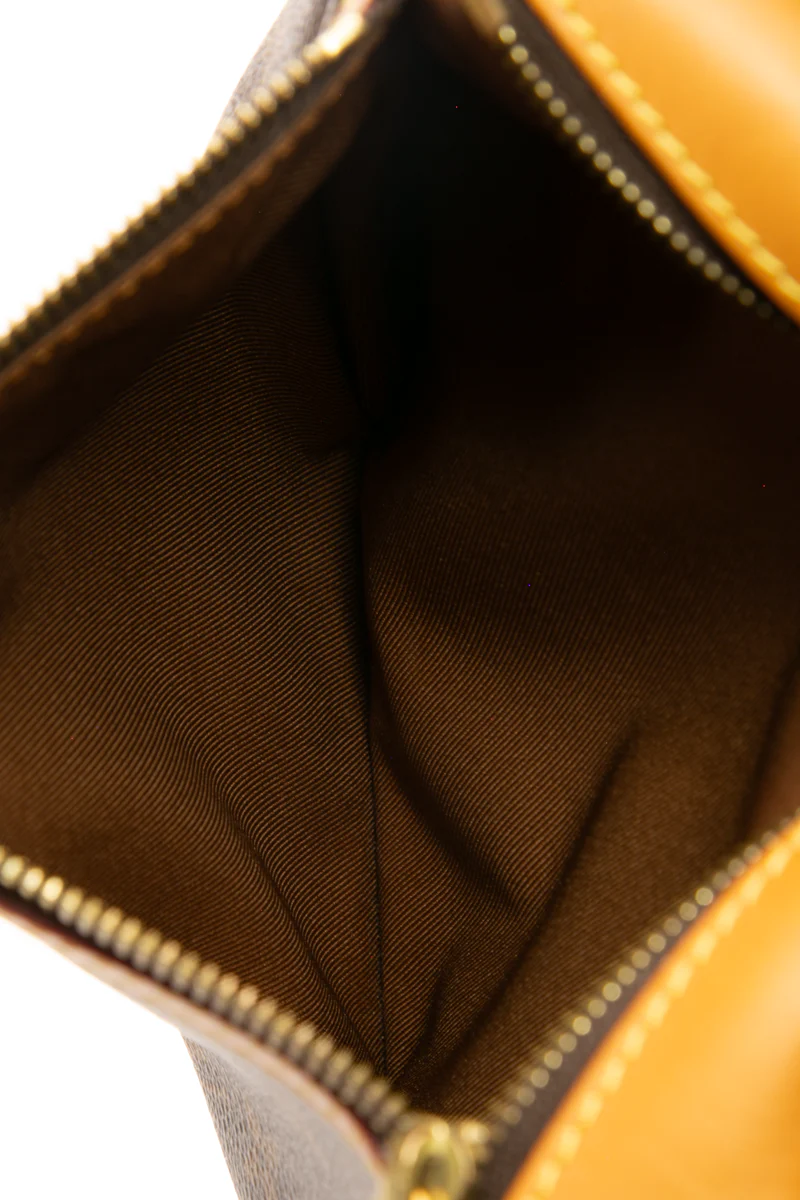 Saumur Messenger PM Bag - Image 11