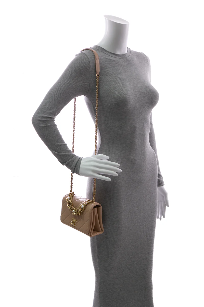 Mini Pearl Chain Flap Bag - Image 3