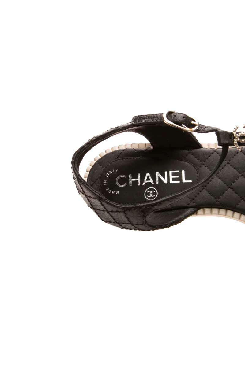 Interlocking CC Thong Sandals - Size 38 - Image 6