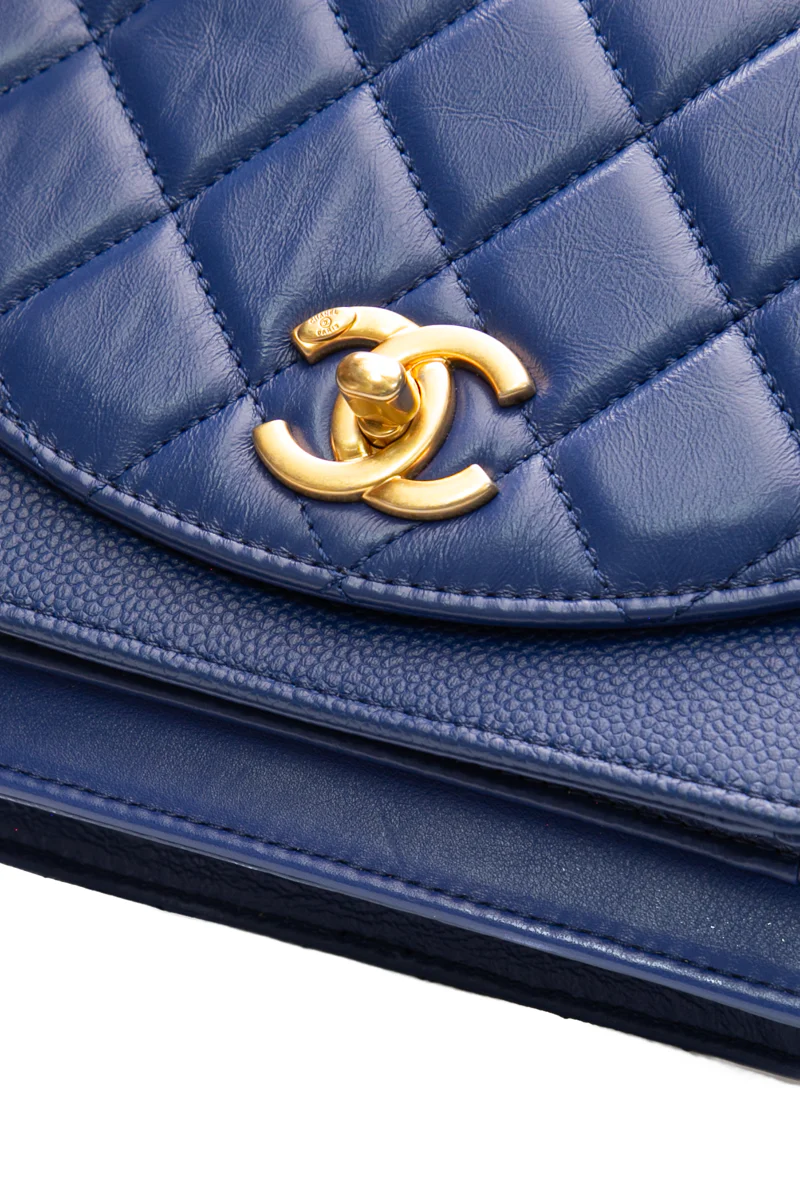 Mini Chain Flap Bag - Image 6