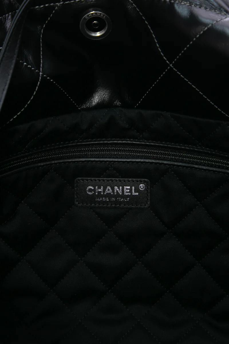 Shaded Chanel 22 Small Bag - Image 9