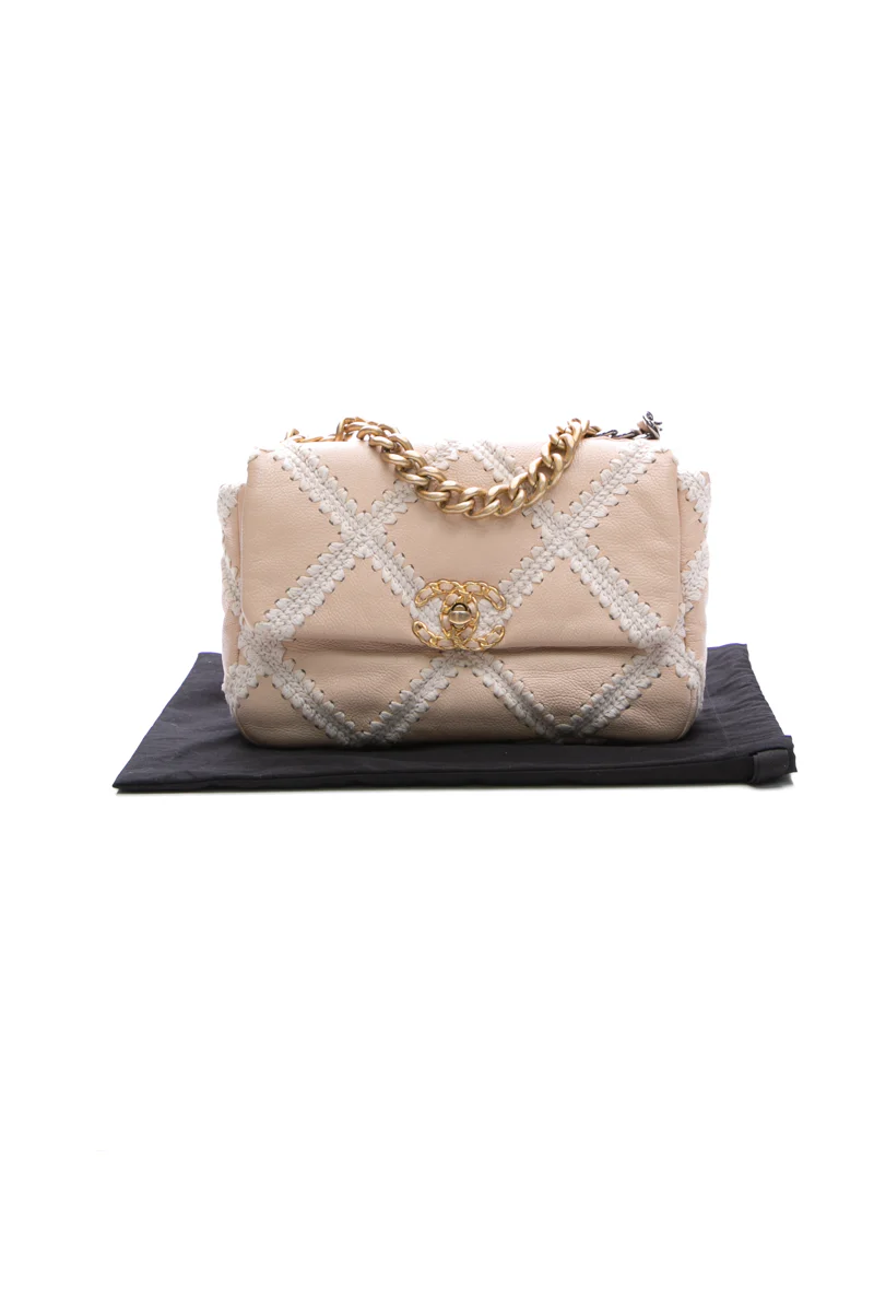 Chanel 19 Medium Flap Bag - Image 10