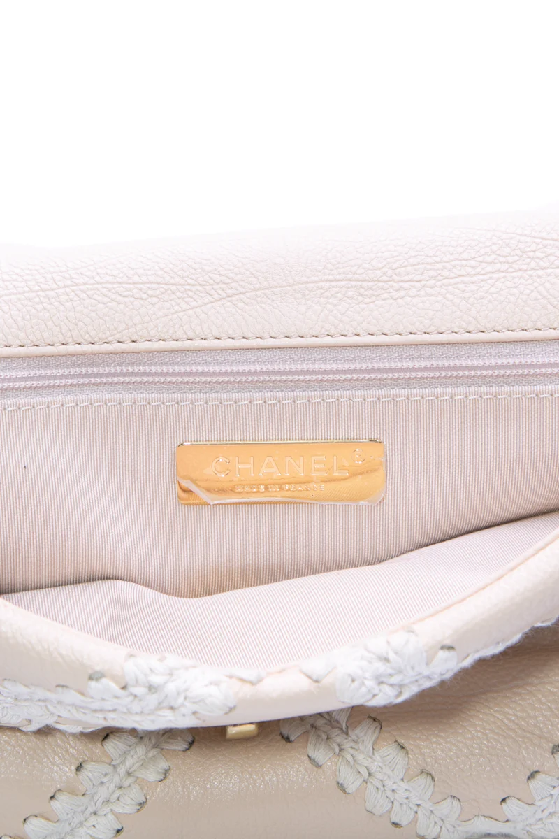 Chanel 19 Medium Flap Bag - Image 9