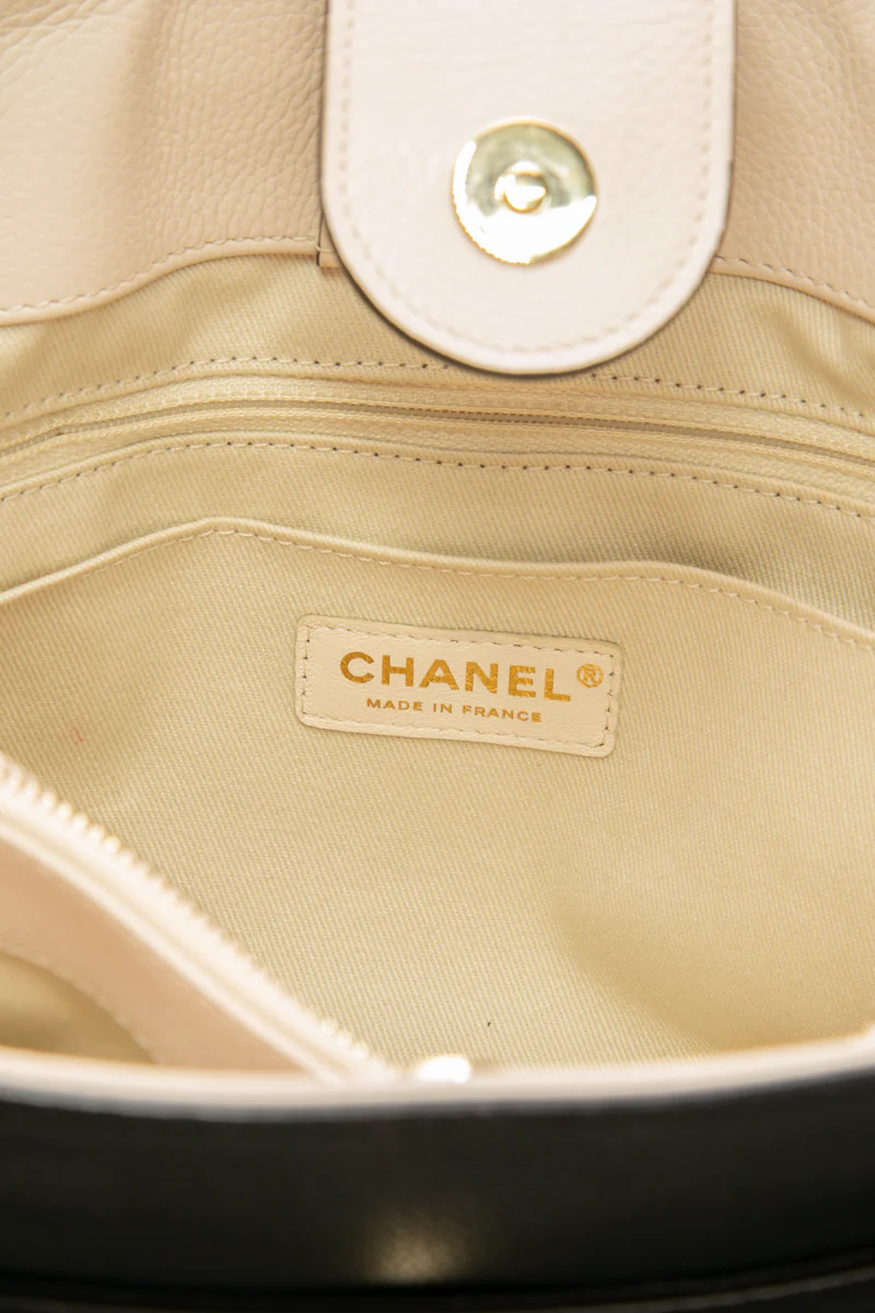 Neo Executive Small Tote - Image 11