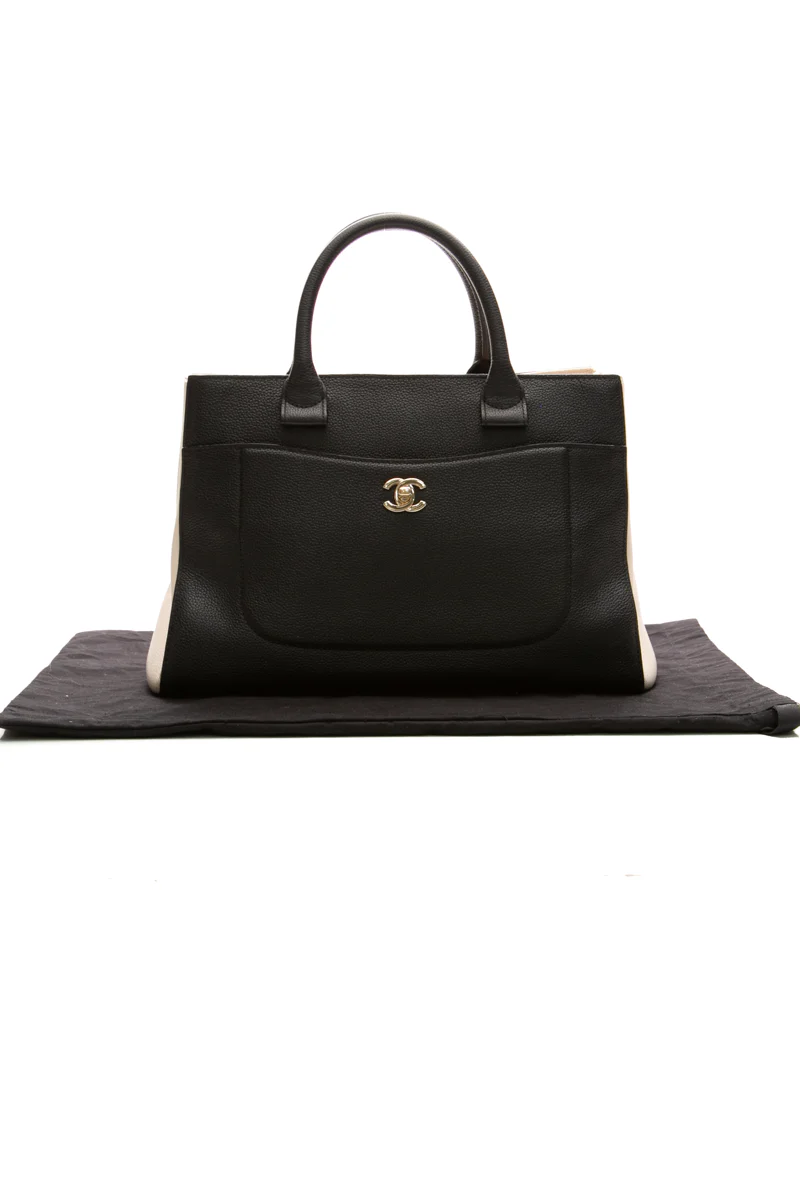 Neo Executive Small Tote - Image 12